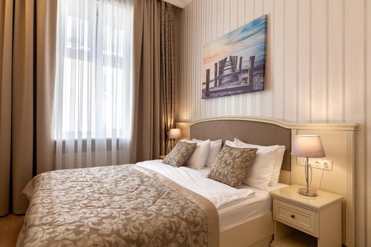 Royal Mini-Apart Hotel On Rynok Square Leopoli Esterno foto
