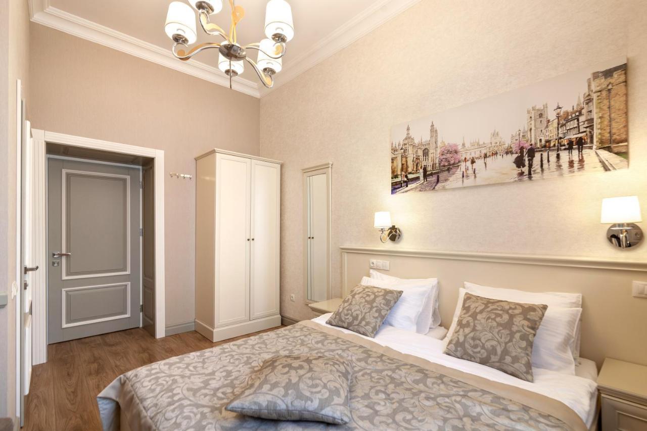 Royal Mini-Apart Hotel On Rynok Square Leopoli Esterno foto