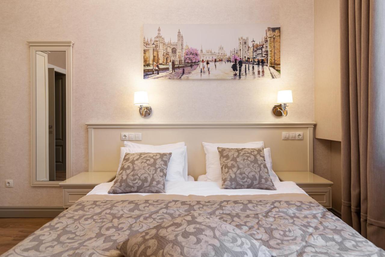 Royal Mini-Apart Hotel On Rynok Square Leopoli Esterno foto